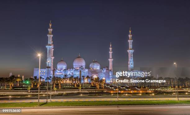 sheikh zayed grand mosque - zayed stock pictures, royalty-free photos & images