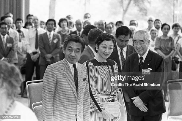 Crown Prince Akihito and Crown Princess Michiko attend the Karuizawa International Friendship Meeting party on August 10, 1986 in Karuizawa, Nagano,...