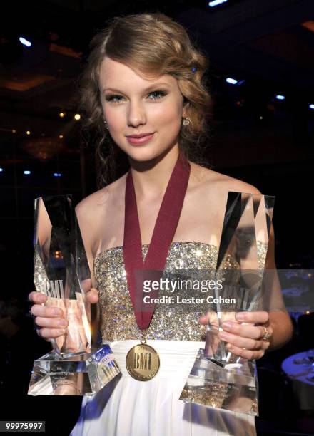 Singer/musician Taylor Swift poses at the 58th Annual BMI Pop Awards held at the Beverly Wilshire Hotel on May 18, 2010 in Beverly Hills, California.