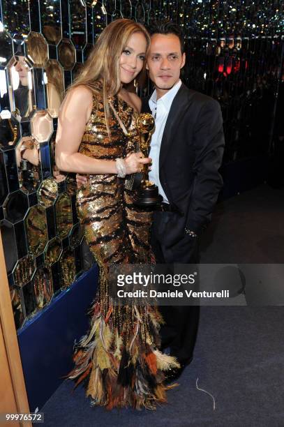 Singer/actress Jennifer Lopez and Marc Anthony backstage during the World Music Awards 2010 at the Sporting Club on May 18, 2010 in Monte-Carlo,...