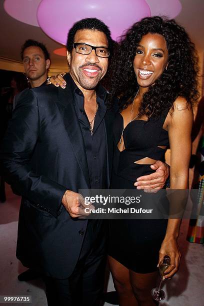 Lionel Richie and Kelly Rowlands attend the de Grisogono "Crazy Chic Evening" cocktail party at the Hotel Du Cap Eden Roc on May 18, 2010 in Antibes,...