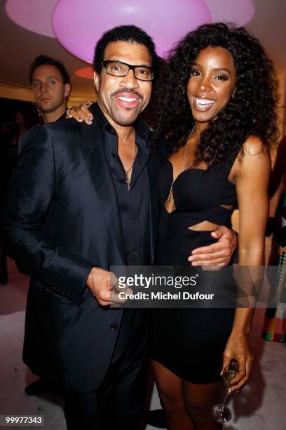Lionel Richie and Kelly Rowlands attend the de Grisogono "Crazy Chic Evening" cocktail party at the Hotel Du Cap Eden Roc on May 18, 2010 in Antibes,...
