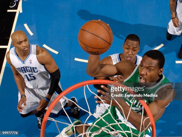 Tony Allen of the Boston Celtics takes the ball to the basket against the Orlando Magic in Game Two of the Eastern Conference Finals during the 2010...