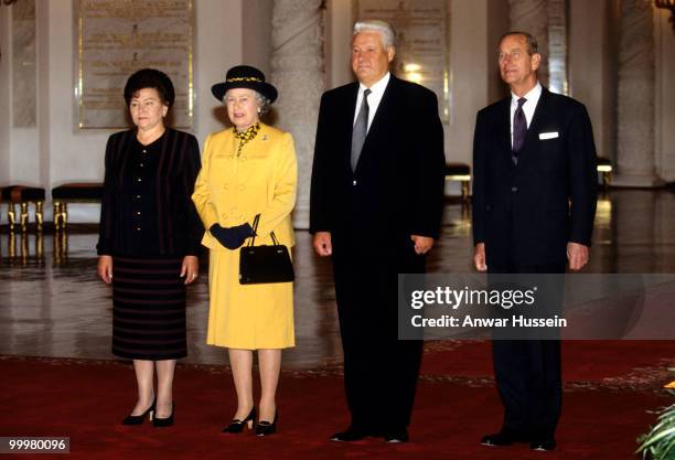 Queen Elizabeth ll and Prince Philip, Duke of Edinburgh pose with President Boris Yeltsin of Russia and his wife Naina Yeltsin during an official...
