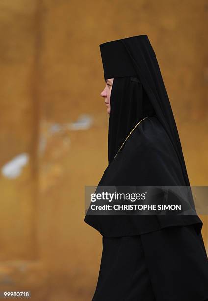 An orthodox woman arrives for Pope Benedict XVI's weekly general audience at St Peter's square on May 19, 2010 at The Vatican. AFP PHOTO / CHRISTOPHE...