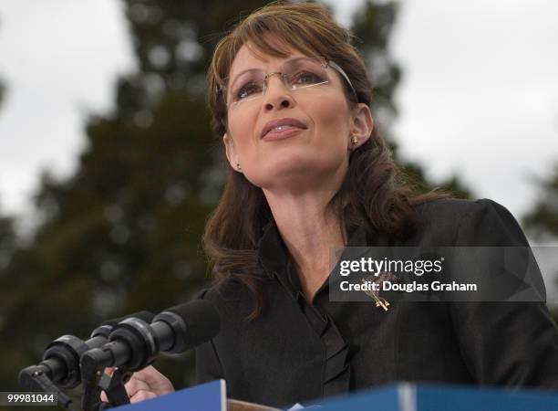 Vice presidential candidate and Alaska Gov. Sarah Palin during a MCCain/Palin rally at J.R. Festival Lakes at Leesburg Virginia on October 27, 2008.