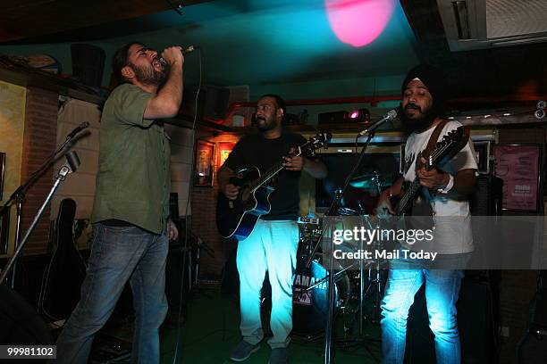 Rock Ramesh 1,496 Ramesh Singh Stock Photos, High-Res Pictures, and Images - Getty ...
