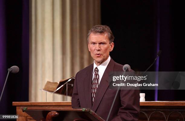 Tom Daschle, D-SD., gives his speech during the Commemorative Joint Meeting of Congress held at Federal Hall in New York City.