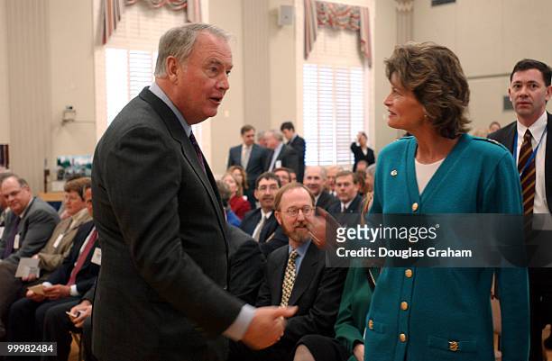 Gov. Frank Murkowski, R-Alaska and his daughter Lisa Murkowski, R-Alaska during a signing ceremony to renew the Federal Agreement and Right-of-Way...