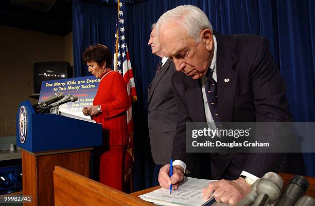 Barbara Boxer, D-Calif., James Jeffords, I-Vt. And Frank Lautenberg, D-N.J., during the news conference to question Bush administration handling of a...