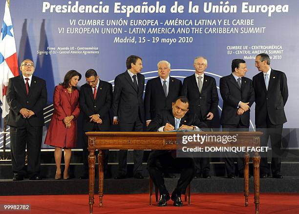 Nicaraguayan Trade Minister Orlando Solorzano, Costa Rican Presidente Laura Chinchilla, Spain's Prime Minister Jose Luis Rodriguez Zapatero, Panamean...