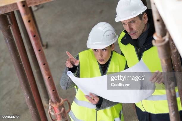 überprüfung technische zeichnung - revuetheater stock-fotos und bilder