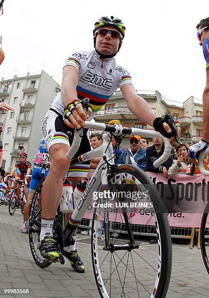Australian, Cadel Evans prepares for the start of the 11th stage of the 93rd Giro d'Italia going from Lucera to L'Aquila on May 19, 2010. AFP...