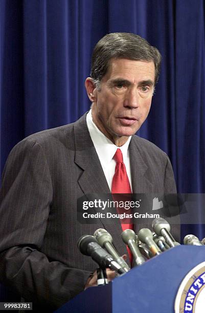 Charles S. Robb, D-Va., during a press conference on the attack of the U.S.S. Cole.