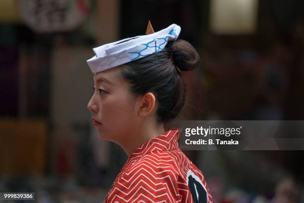 stylish young woman at sanja festival in the old downtown asakusa district of tokyo, japan - tanaka stockfoto's en -beelden