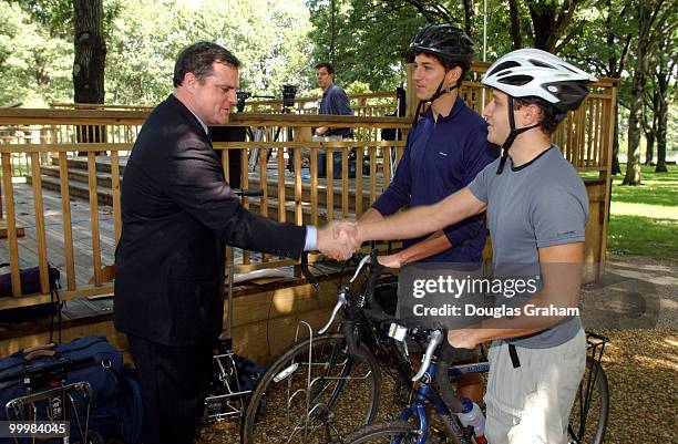 Senator Mark Pryor, D-AR., a sarcoma survivor, applauds two Marylanders for raising $25,000 for Sarcoma Research / +Ride for Reid'-- The First...