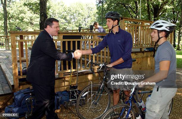 Senator Mark Pryor, D-AR., a sarcoma survivor, applauds two Marylanders for raising $25,000 for Sarcoma Research / +Ride for Reid'-- The First...