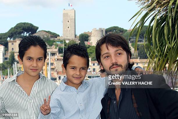 Mexican director Diego Luna poses with his actors Christopher Ruiz Esparza and Gerardo Ruiz Esparza during the photocall of "Abel" presented during a...