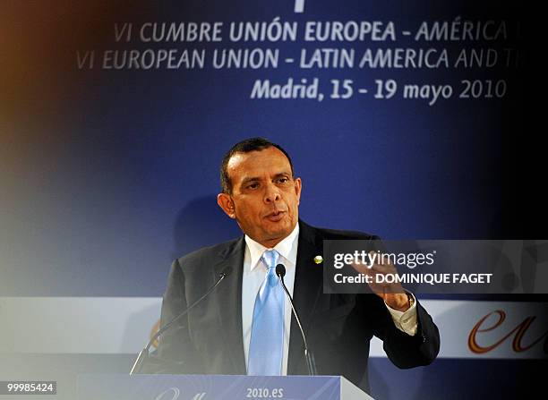 Hondurian President Porfirio Lobo Sosa delivers a press conference at the end of the EU-Central America summit on May 19, 2010 in Madrid. European...