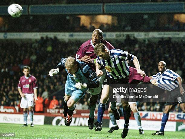 Aston Villa Keeper Peter Schmeichel comes up field and tries in vain to salvage a last mintue goal during the Worthington Cup fourth round match...