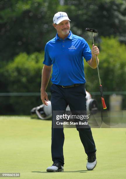 Jerry Kelly acknowledges the gallery on the third hole during the final round of the PGA TOUR Champions Constellation SENIOR PLAYERS Championship at...