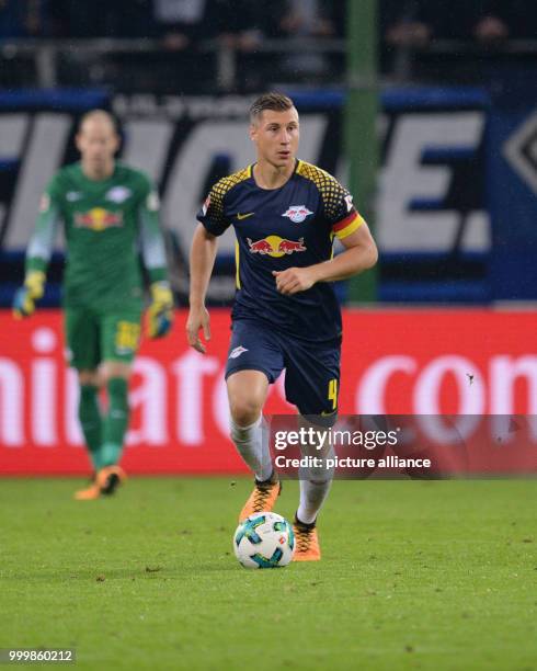 Leipzig's Willi Orban in action during the Bundesliga soccer match between Hamburg SV and RB Leipzig in the Volksparkstadium in Hamburg, Germany, 08...