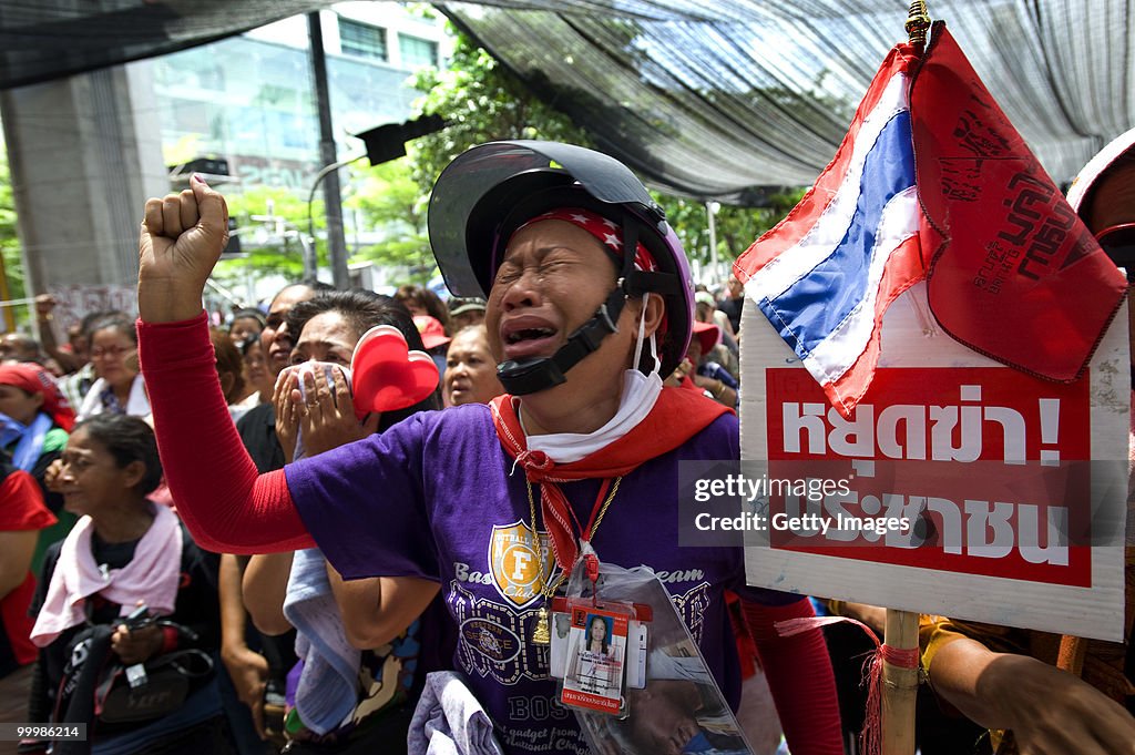 Red-Shirt Leaders Surrender As Government Troops Storm Barricades