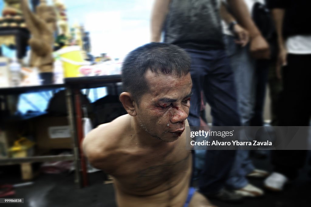 Red-shirt Leaders Surrender As Government Troops Storm Barricades