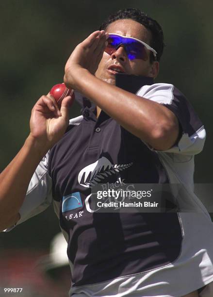 Daryl Tuffey of New Zealand bowls in the nets during training at The WACA, Perth, Australia. DIGITAL IMAGE. Mandatory Credit: Hamish Blair/ALLSPORT