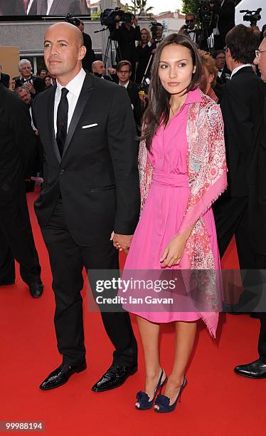 Billy Zane and guest attends the "Poetry" Premiere at the Palais des Festivals during the 63rd Annual Cannes Film Festival on May 19, 2010 in Cannes,...