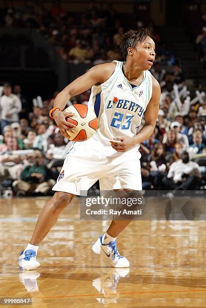 Cappie Pondexter of the New York Liberty holds the ball against the Chicago Sky during the WNBA game on May 16, 2010 at Madison Square Garden in New...