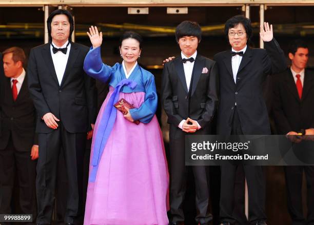 Director Chang-Dong Lee , actress Jeong-hee Yoon ,actor David Lee, producer Jun-Dong Lee attend the "Poetry" Premiere at the Palais des Festivals...