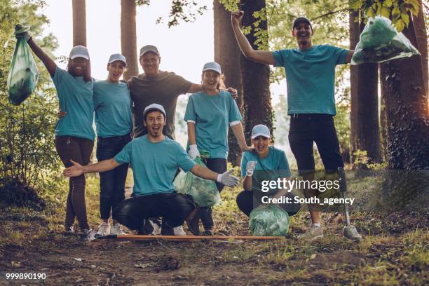 volunteers - south_agency stock pictures, royalty-free photos & images
