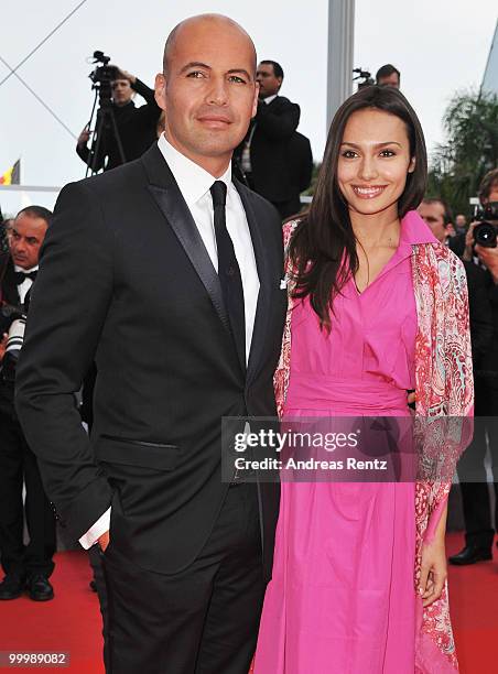 Billy Zane and guest attend the "Poetry" Premiere at the Palais des Festivals during the 63rd Annual Cannes Film Festival on May 19, 2010 in Cannes,...