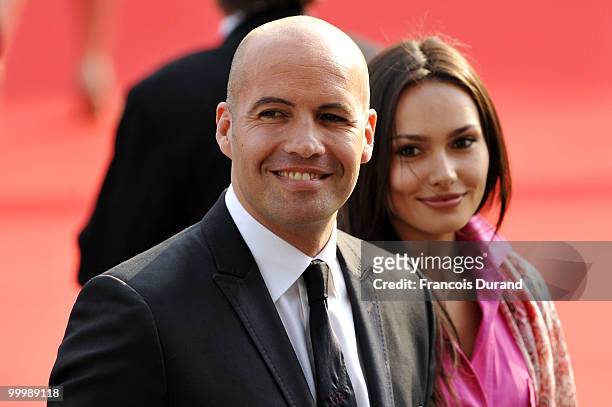 Billy Zane and guest attend the "Poetry" Premiere at the Palais des Festivals during the 63rd Annual Cannes Film Festival on May 19, 2010 in Cannes,...