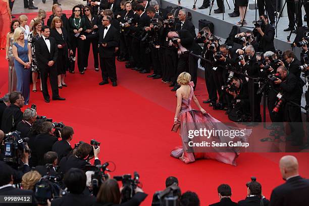 Actress Elizabeth Banks attends the "Poetry" Premiere at the Palais des Festivals during the 63rd Annual Cannes Film Festival on May 19, 2010 in...