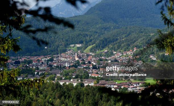 View of the town of Mittenwald, Germany, 9 September 2017. Photo: Angelika Warmuth/dpa