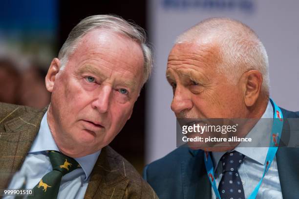 Alexander Gauland , a candidate for the right-wing nationalist party Alternative for Germany, talks to the former Czech president and prime minister...