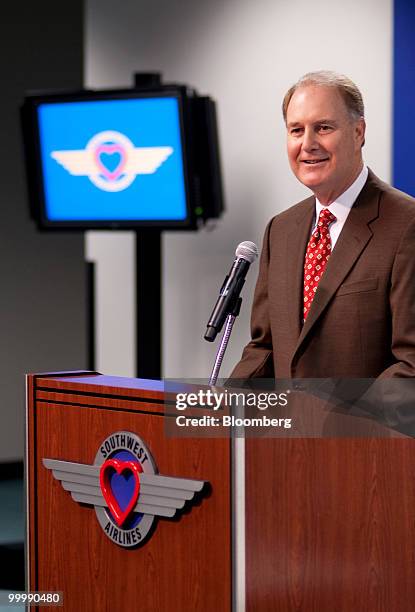 Gary Kelly, chief executive officer of Southwest Airlines Co., speaks at the annual shareholders meeting at company headquarters in Dallas, Texas,...