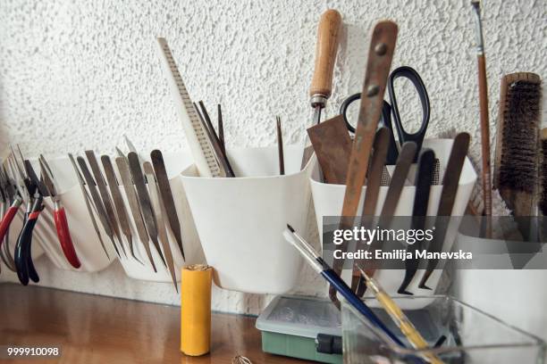 tools in goldsmith workshop - laubsäge stock-fotos und bilder