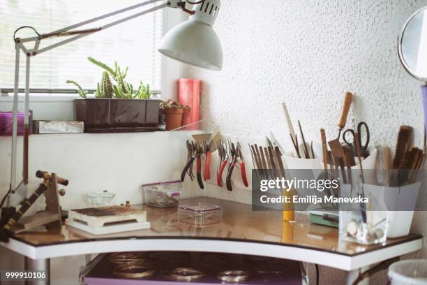 tools in goldsmith workshop - laubsäge stock-fotos und bilder