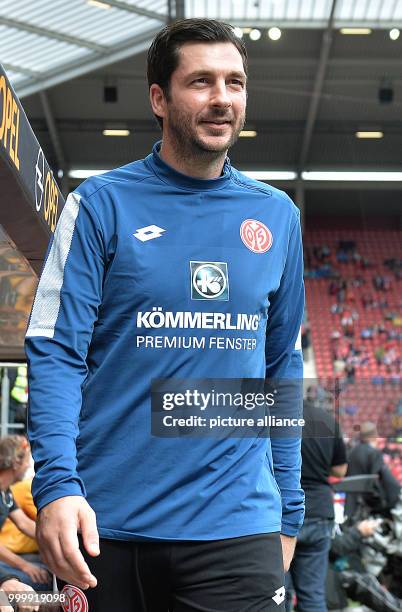 Mainz' coach Sandro Schwarz, photographed during the Bundesliga soccer match between FSV Mainz 05 and Bayer Leverkusen at the Opel Arena in Mainz,...