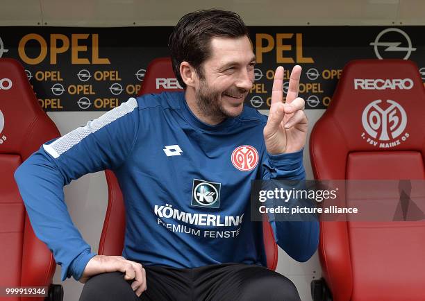 Mainz' coach Sandro Schwarz, photographed during the Bundesliga soccer match between FSV Mainz 05 and Bayer Leverkusen at the Opel Arena in Mainz,...