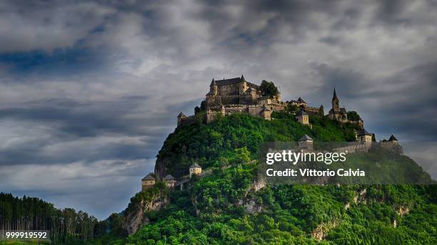 hochosterwitz castle - hochosterwitz castle stock pictures, royalty-free photos & images