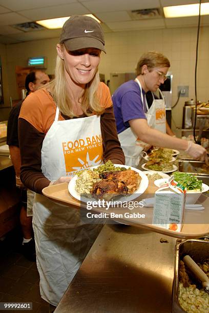 Sandra Lee delivers food to the Food Bank for New York City's Community Kitchen of West Harlem in celebration of 'Ladies Day' on May 19, 2010 in New...