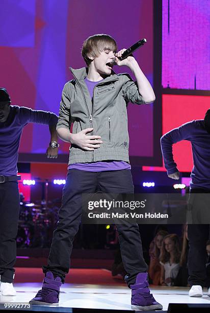 Musical artist Justin Bieber attends the 2010 Nickelodeon Upfront Presentation at Hammerstein Ballroom on March 11, 2010 in New York City.