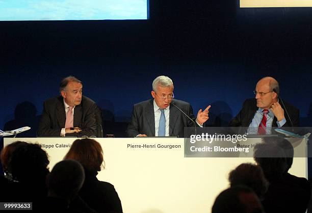 Philippe Calavia, executive vice president and chief financial officer of Air France-KLM Group, left, Pierre-Henri Gourgeon, the company's chief...