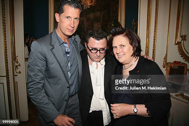 Stefano Tonchi, Albert Elbaz and Suzy Menkes attend the cocktail reception for W Magazine's editor-in-chief at the Hotel D'Evreux on May 19, 2010 in...