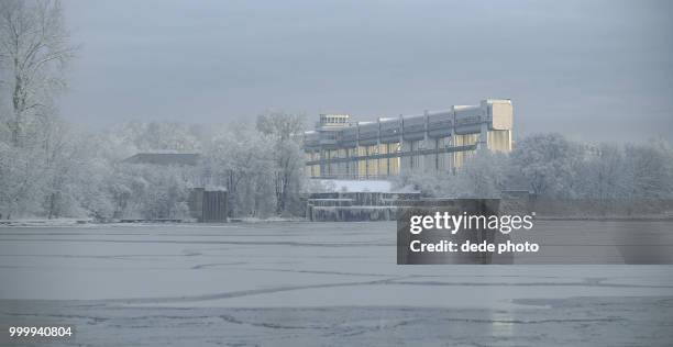 barrage blanc - white dam - blanc bildbanksfoton och bilder