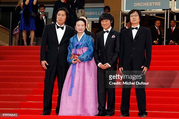 Chang-Dong Lee, Jeong-hee Yoon, David Lee and Jun-Dong Lee attends the 'Poetry' Premiere at the Palais des Festivals during the 63rd Annual Cannes...